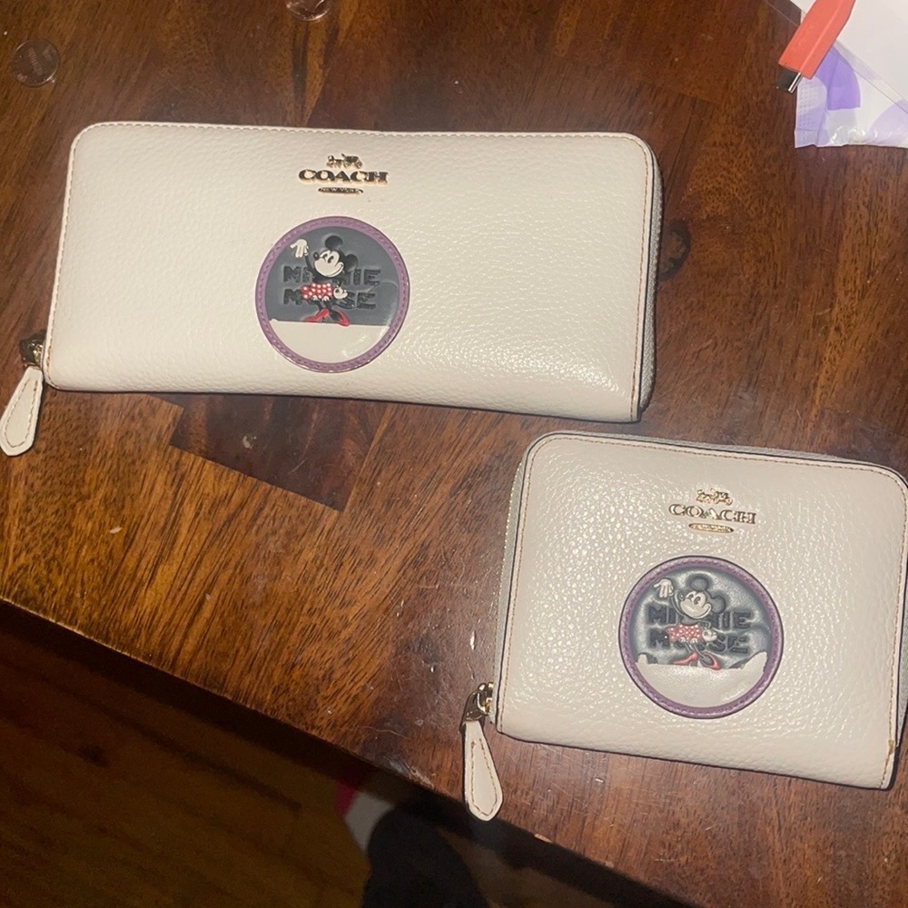 2 Coach Wallets - Picture 3 of 3